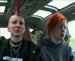 Zwei Punkerin unterwegs ©Punx
