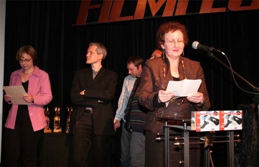 Verlesen einer Jurybegrndung durch Christiane Schleindl ©Parabol