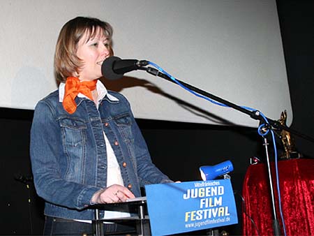 Jutta Pscherer am Rednerpult ©PARABOL