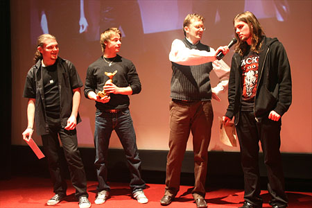 Moderator Peter Romir im Gespräch mit drei Filmemachern ©Parabol Moderator Peter Romir im Gespräch mit drei Filmemachern ©Parabol