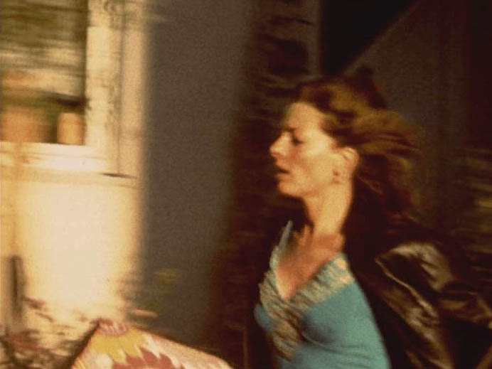 junge Frau rennt ©Marlene Denningmann junge Frau rennt ©Marlene Denningmann