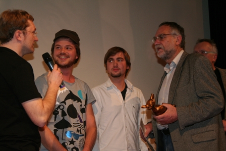 berreichung des Preises durch Gebhard Schnfelder an Krischan Dietmaier und Nico Degenkolb ©Parabol