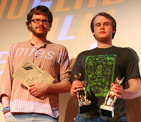 Jan Bratenstein und Jan Krebs mit ihren Preisen ©Parabol